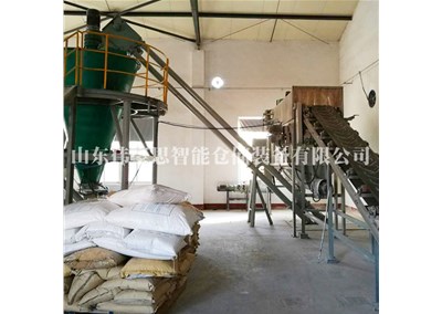 石灰石粉智能卸料機(jī) 小袋自動(dòng)拆包機(jī)現(xiàn)場